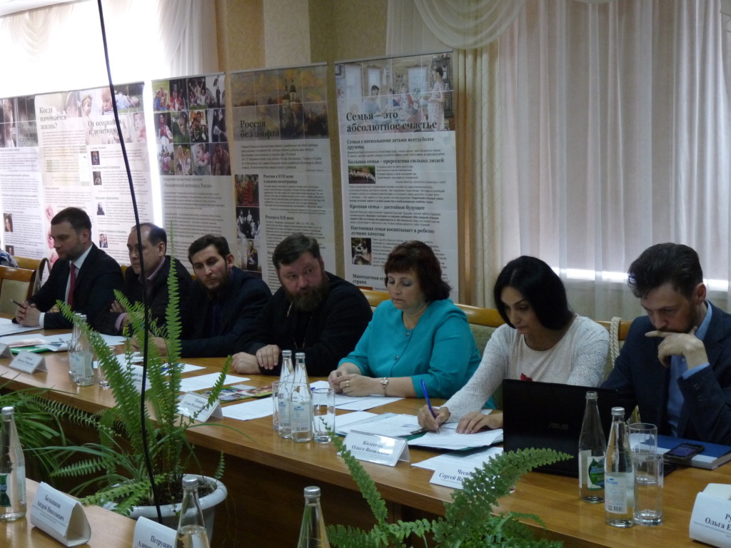 Круглый стол Общественной палаты Республики Мордовия по правам человека, общественной экспертизе, взаимодействию с общественными советами и ОНК